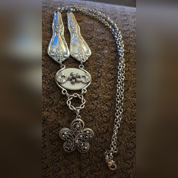 Handmade Jewelry - Stunning Vintage Silverware Necklace